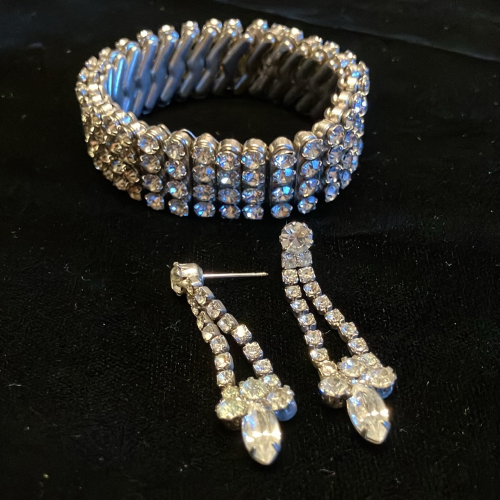 BRACELET MADE OF RHINESTONE CRYSTALS and matching Pierced earrings - Picture 5 of 13